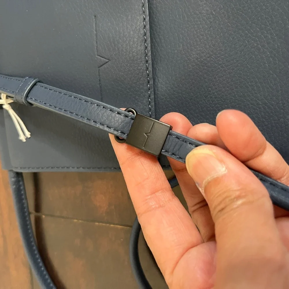 NEW Von Holzhausen Blue Vegan Leather Micro Bag Crossbody Phone‎ and Card Pouch